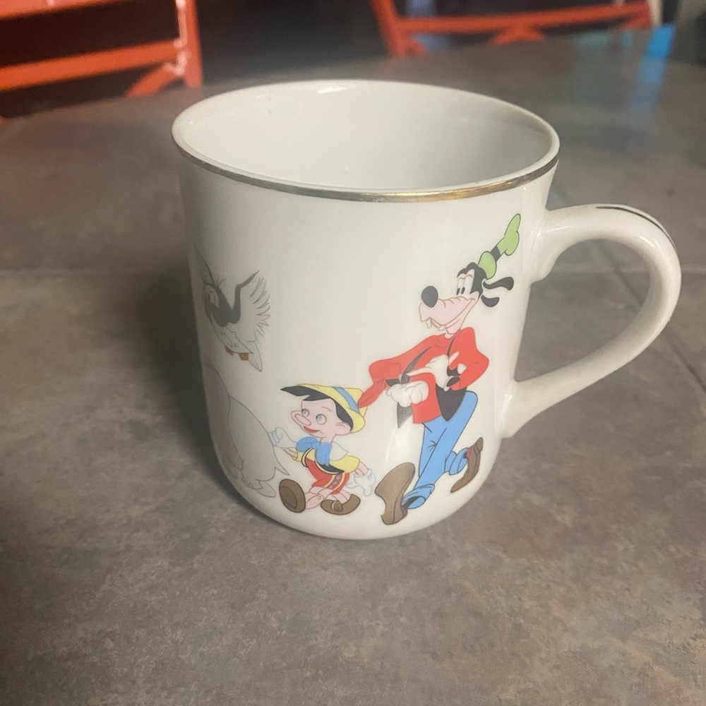 Vintage Disney Land Gold Trimmed coffee/tea mug.